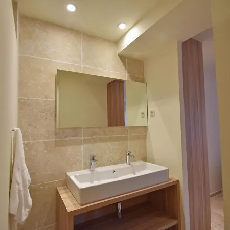 Secluded In With Pool * Villeseque-des-Corbieres